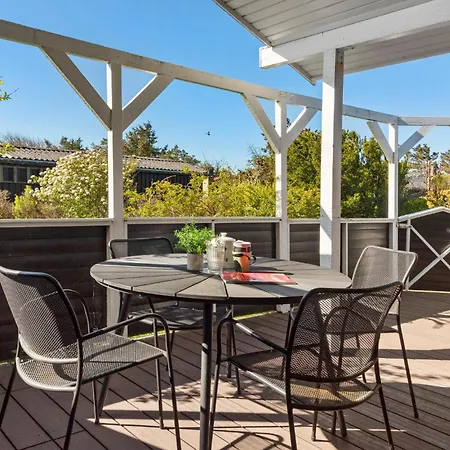 3 Bedroom Gorgeous In Σπίτι διακοπών *